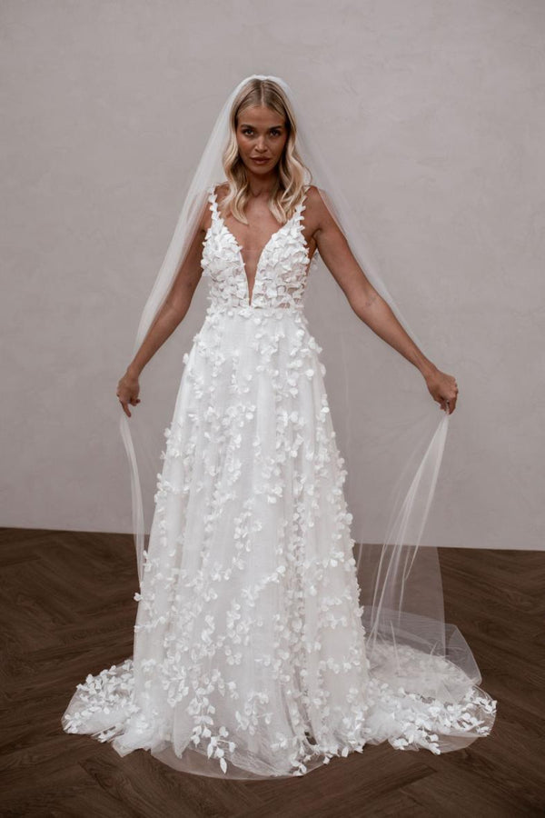 Robe de mariée à col licou Ranunculus