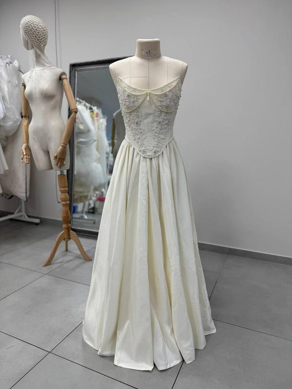 Eleanor Appliqué Wedding Dress